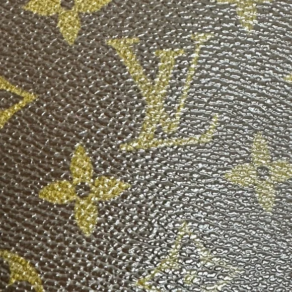 Louis Vuitton Crossbody Bag - Picture 10 of 10
